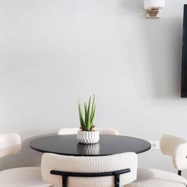 73-208 ニュー 2ベッドルーム 2バス UWS ドアマン ジム