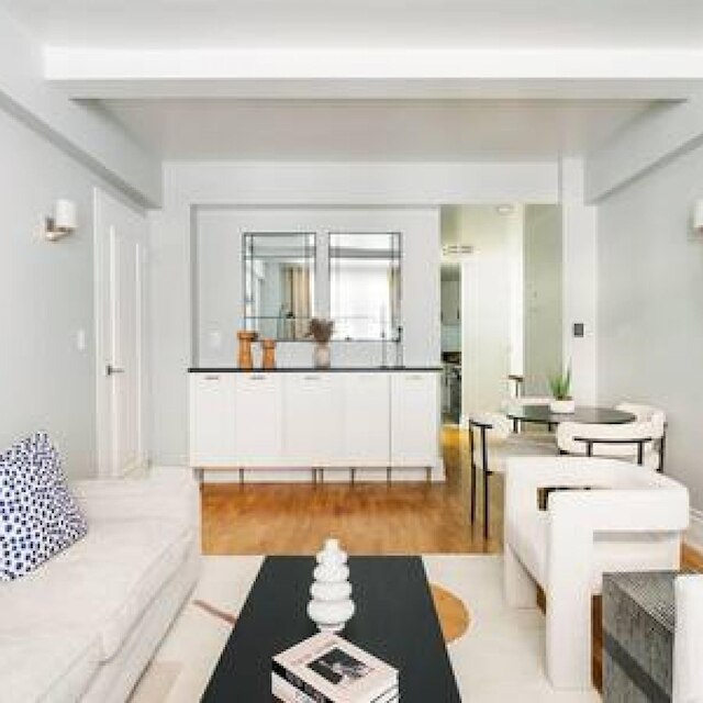 73-208 ニュー 2ベッドルーム 2バス UWS ドアマン ジム