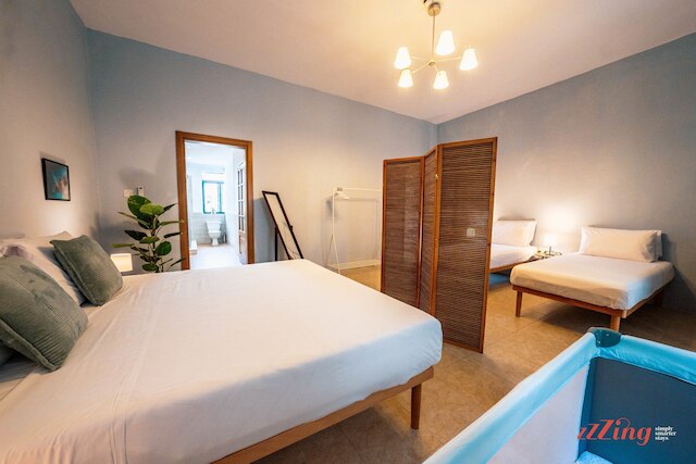 チャーミング ヒストリック ホーム ウィズ ルーフトップ ビューズ