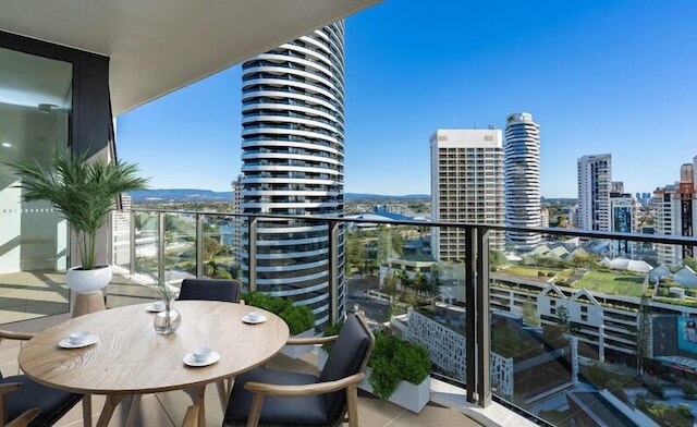 オーシャン ビューズ イン ザ ハート オブ ブロードビーチ