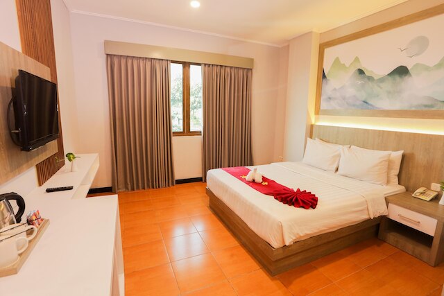 フロント ワン HK リゾート セマラン