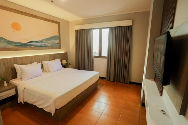 フロント ワン HK リゾート セマラン