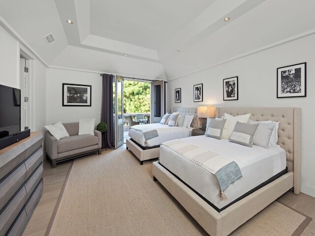 キャロルウッド - モダン トスカーナ ヴィラ ウィズ ローリング ローンズ アンド ロッジア イン ホルムビー ヒルズ