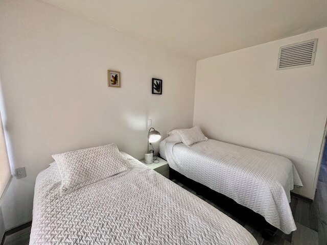 オーシャンフロント コンド アット ユニーク ロケーション