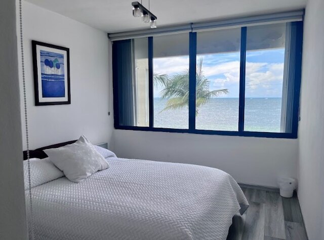 オーシャンフロント コンド アット ユニーク ロケーション