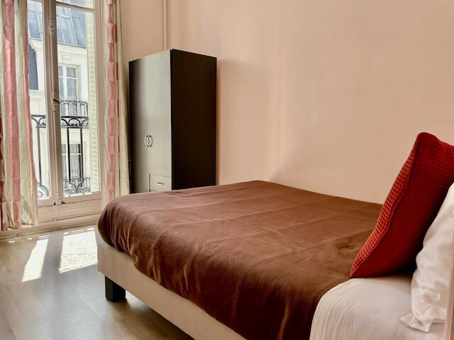 オスマン オペラ ペントハウス 130M2 エクスクルーシブ フル 4 フロアズ ストーン バルコニー (4 ベッドルーム)