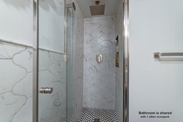 アート デコ ブロードウェイ ベッドルーム (ウィズ シェアード コモン エリア)