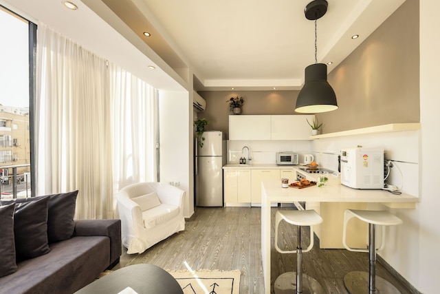 チャーミング 1ベッドルーム アパートメント バイ シー アンド レント