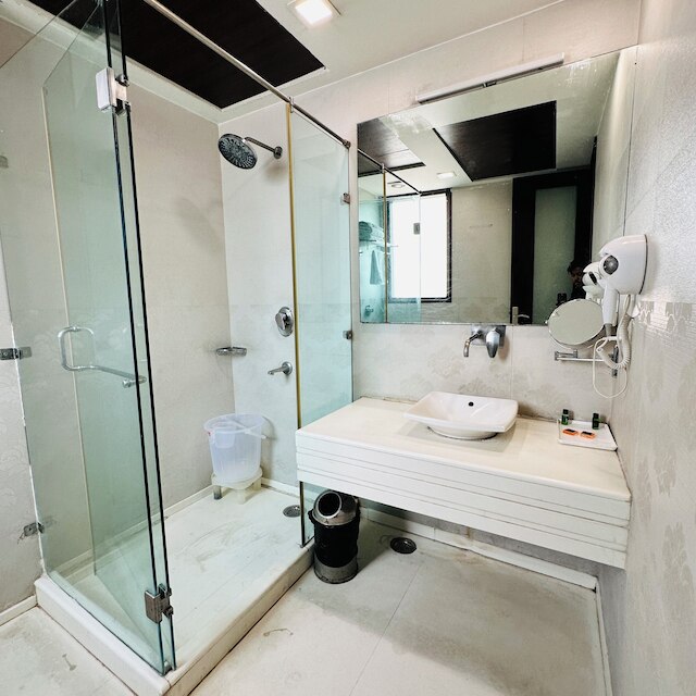 ホテル ラビッシュ イン - ラジョウリ ガーデン