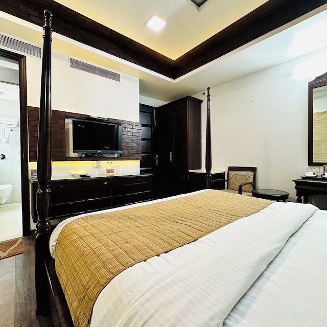 ホテル ラビッシュ イン - ラジョウリ ガーデン