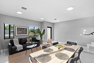 モダン 4-BR ハウス ウィズ フリー パーキング