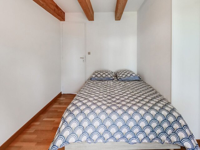 ジト デ サリネス イン ストーン ウィズ ビューズ