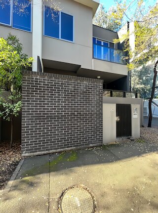 レディセット タウンハウス アット モザイク