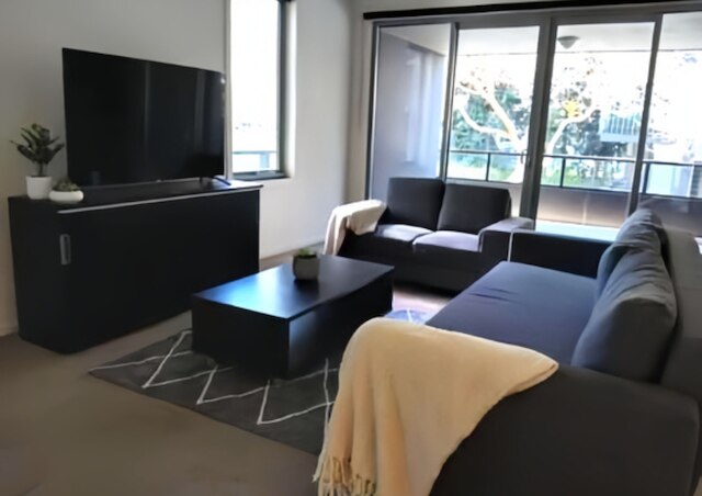 レディセット タウンハウス アット モザイク