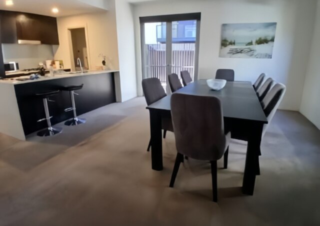 レディセット タウンハウス アット モザイク