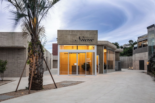 Nueve Poolvilla And Resort