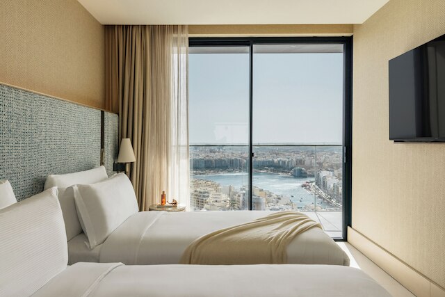 ME マルタ バイ メリア