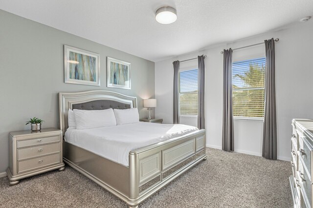 アップステイ スペーシャス ホーム プール ホットタブ スリープス 27