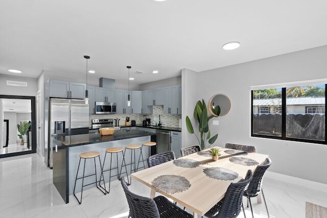 スペーシャス 4 ベッドルーム ハウス フォー ユア コンフォート