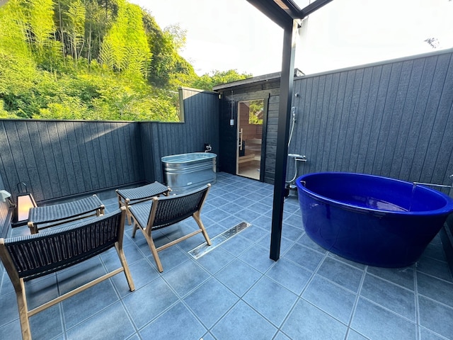 香取はちさんろく