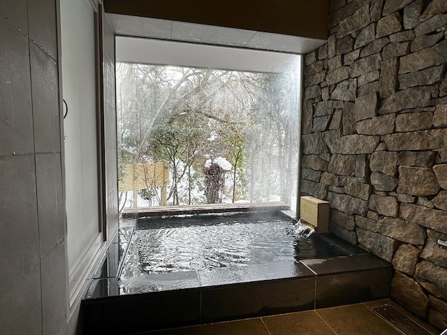 金沢湯涌温泉湯の出