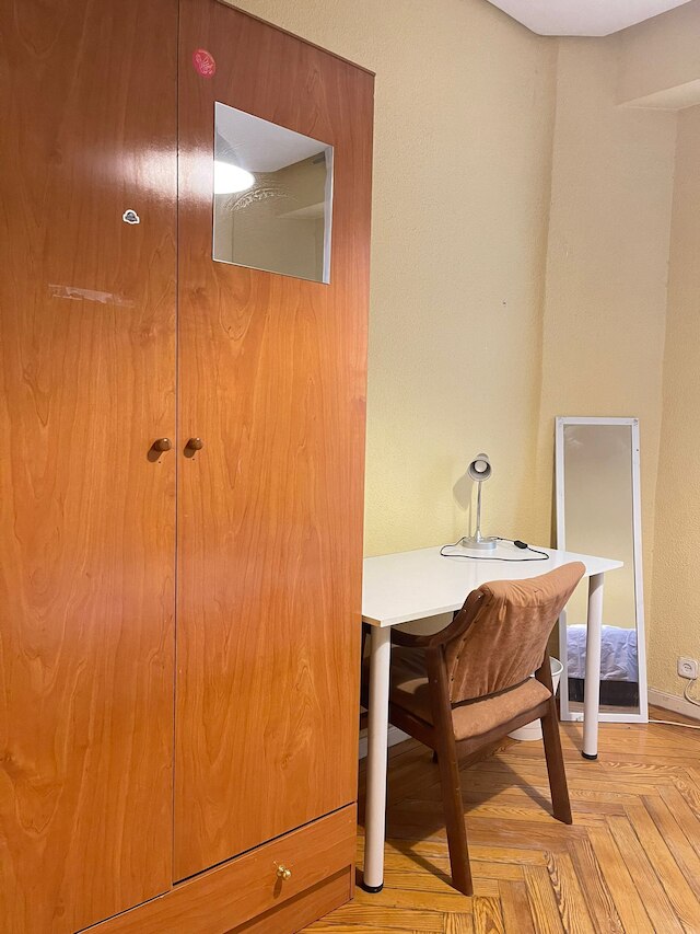 フロール バハ ホスタル