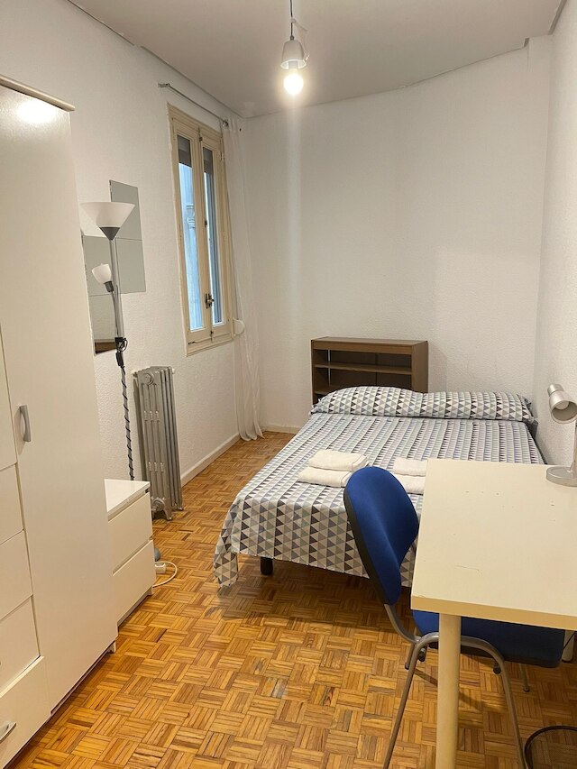 フロール バハ ホスタル