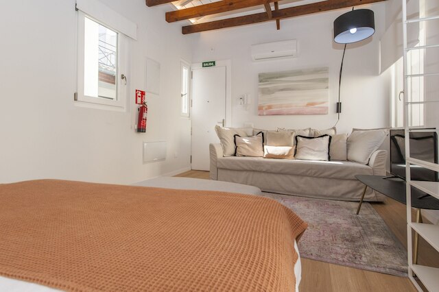 C ラティーナ 4 イツキュ イン マドリード