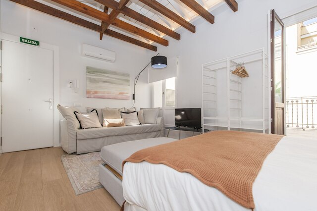 C ラティーナ 4 イツキュ イン マドリード