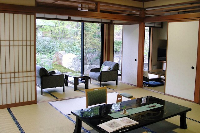 山神温泉湯乃元館