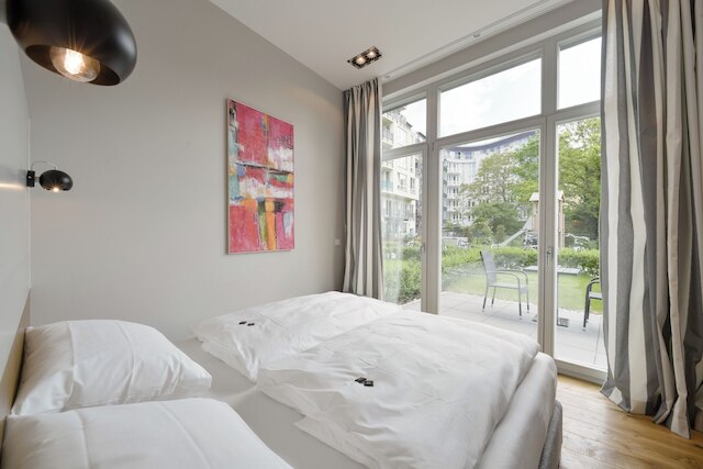 ダウンタウン アパートメンツ リビング