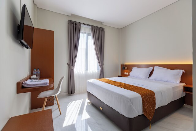 ファッザ ホームズ