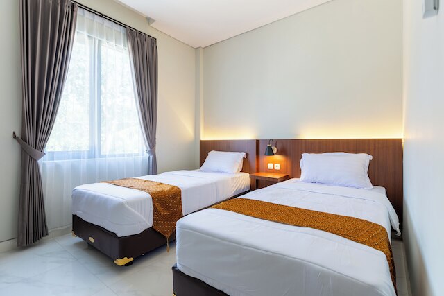 ファッザ ホームズ