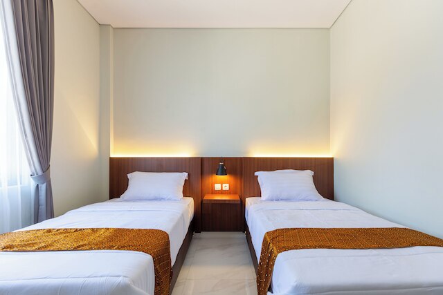 ファッザ ホームズ