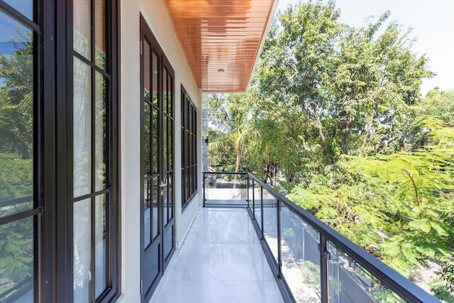 ファッザ ホームズ