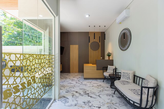 ファッザ ホームズ