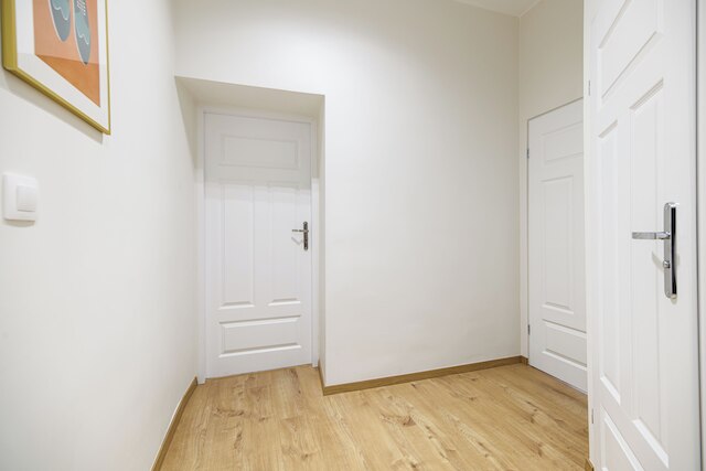 ネイティブ アパートメンツ ジュワフスキ 8A デラックス