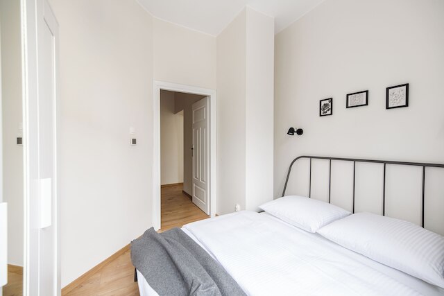 ネイティブ アパートメンツ ジュワフスキ 8A デラックス