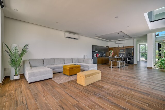 ユニコロマ テンプル 302