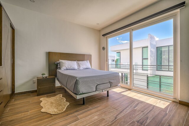 ユニコロマ テンプル 302