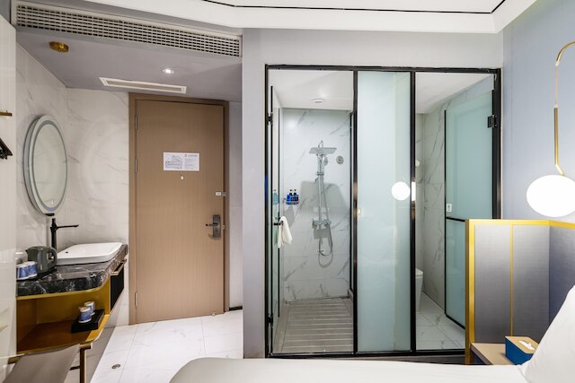 Qinfengyuan Hotel (Shanghai Xuhui District Zhongshan Hospital Jiashan Road Subway Station Branch)