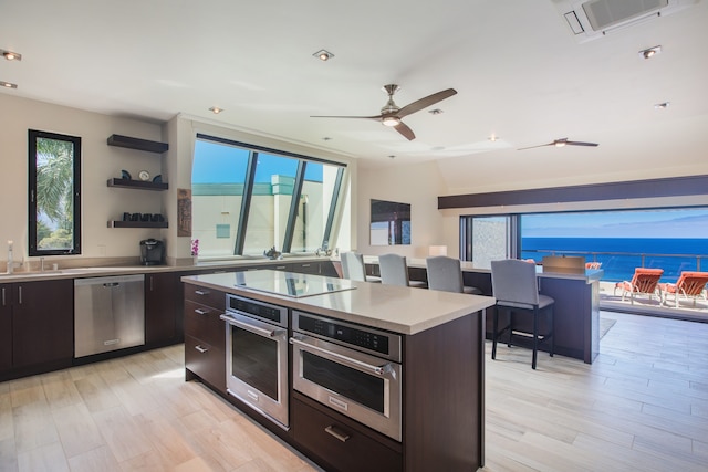 プウ ポア 407 2 ベッドルーム コンド バイ レッドオーニング