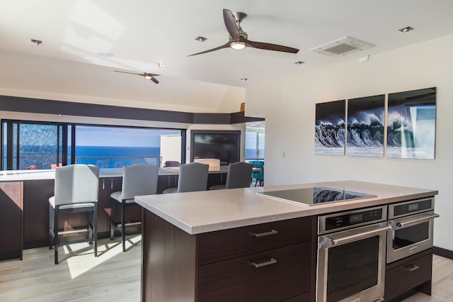 プウ ポア 407 2 ベッドルーム コンド バイ レッドオーニング