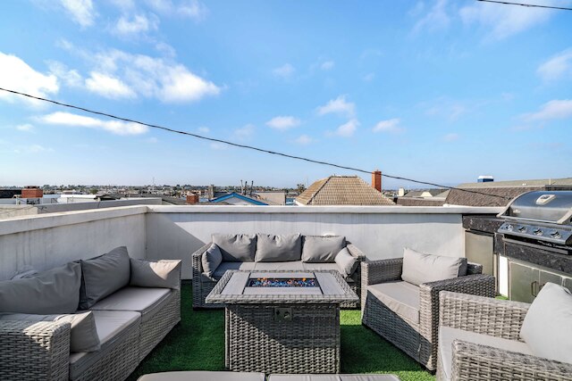 プライベート ルーフトップ + ステップス トゥ ザ ビーチ シック デザイン シーサイド スタイル バイ アバンステイ