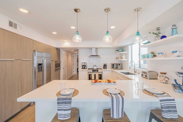 プライベート ルーフトップ + ステップス トゥ ザ ビーチ シック デザイン シーサイド スタイル バイ アバンステイ