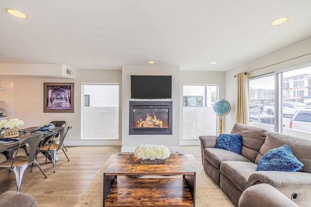 プライベート ルーフトップ + ステップス トゥ ザ ビーチ シック デザイン シーサイド スタイル バイ アバンステイ