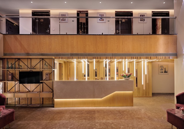 デベンチャー サロヴァー ポルティコ パテル ナガル