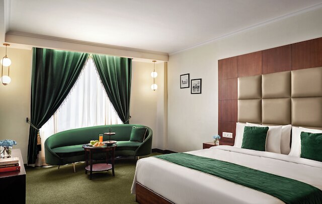 デベンチャー サロヴァー ポルティコ パテル ナガル