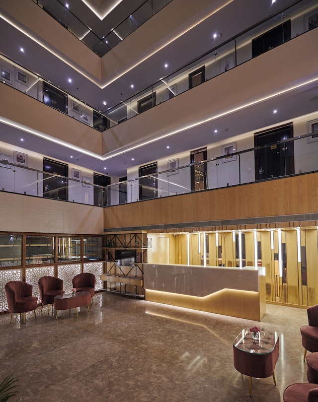 デベンチャー サロヴァー ポルティコ パテル ナガル