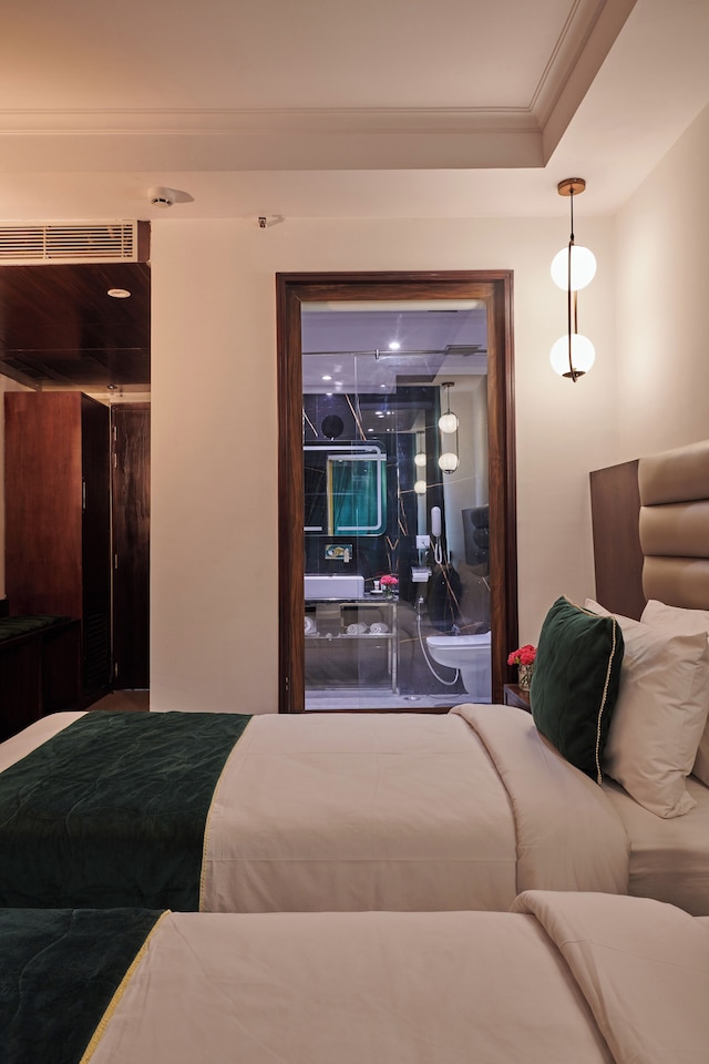 デベンチャー サロヴァー ポルティコ パテル ナガル